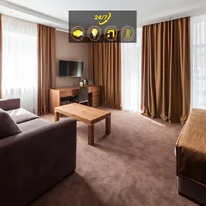 Crystal Otel